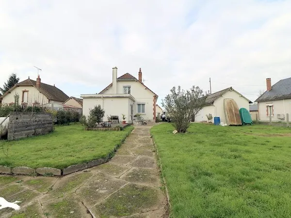 Maison de bourg de 4 pièces principales