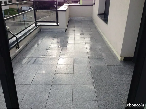 Location T3 avec terrasse moderne cuisine équipée proche centre-ville transport en commun école