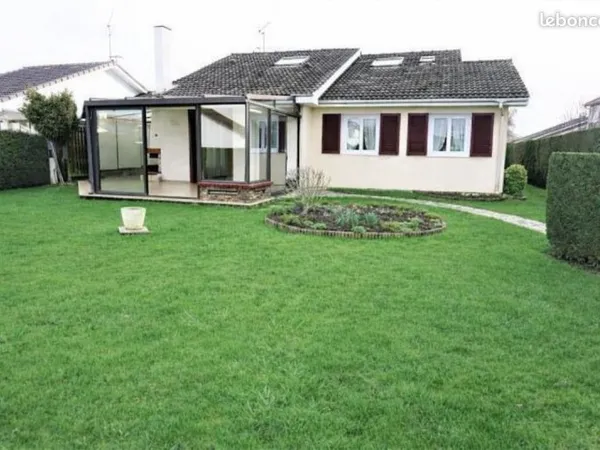 Maison - 5 pièces - 100m²