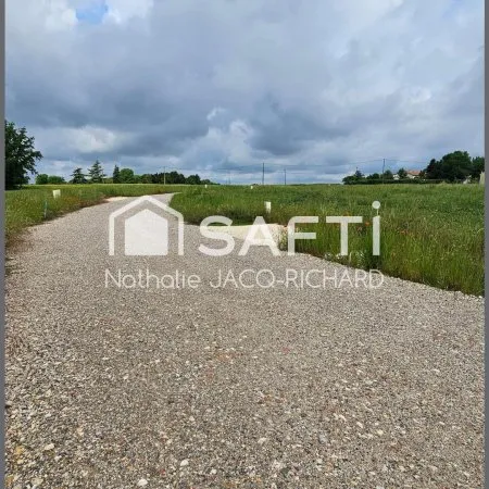 Terrain constructible - 900m² - Ribagnac