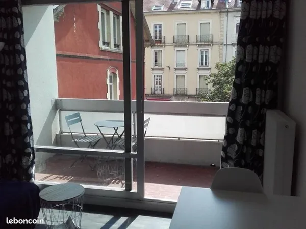 Studio 15m2 - balcon - Grenoble hyper centre