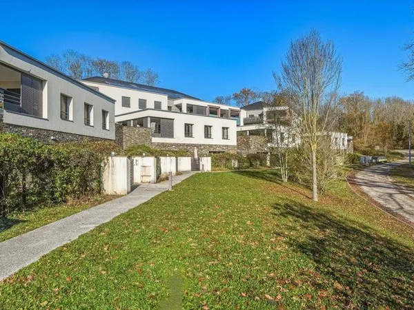 Appartement à vendre 3 pièces DIVONNE LES BAINS (01) - 68 m2 - terrasse 35 m2, cave et 1 box