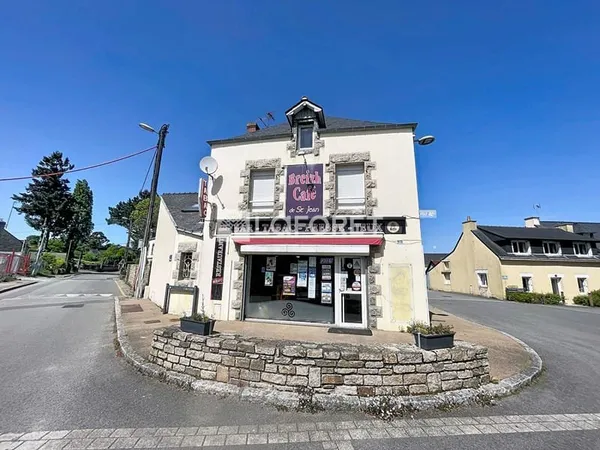 Local commercial Saint Jean La Poterie 196 m2