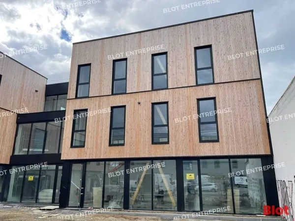Bureaux 157 m²