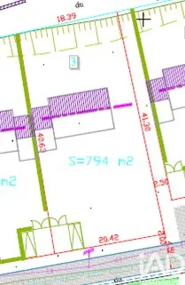 Terrain 749 m²