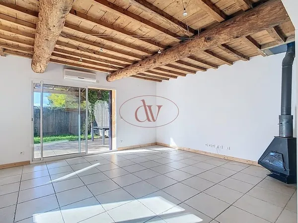 Maison athypique avec garage et jardin ( ELNE )