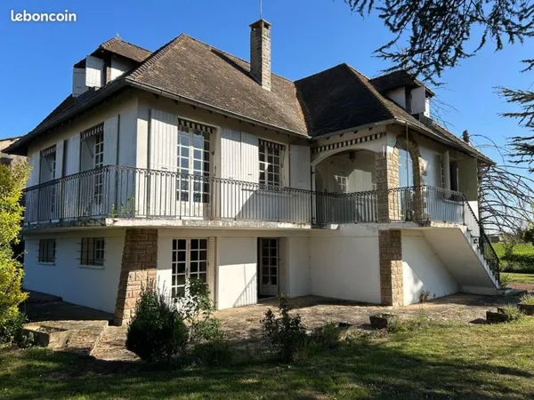 Maison 7 pièces 255 m²