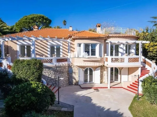 Villa 6 pièces 280 m²