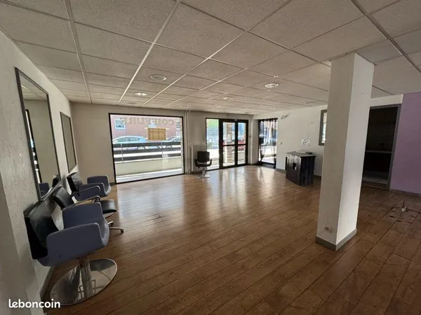 Local commercial à nouveau disponible