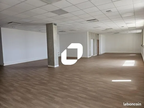 Bureaux 186 m²