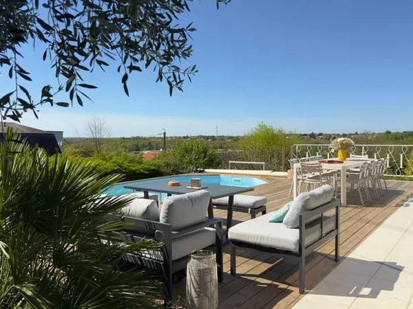 Maison 7 pièces 204 m²