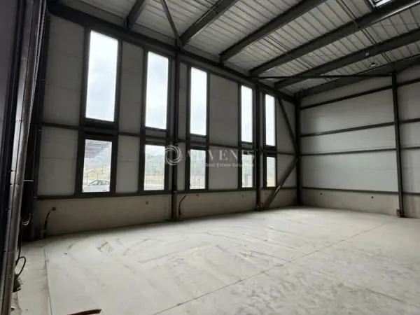 Local d'activité 170 m²
