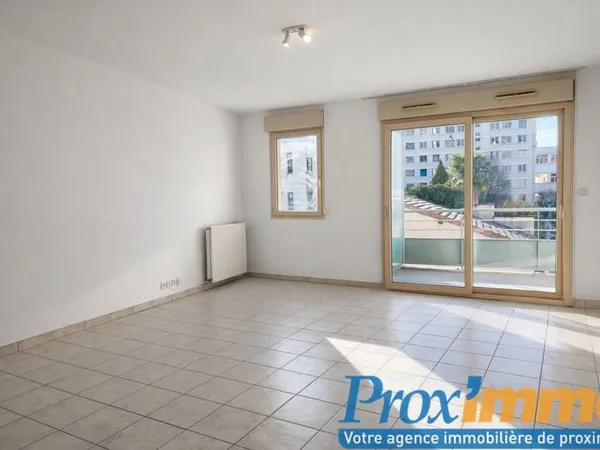 Appartement avec Ascenseur, Balcon et 2 caves