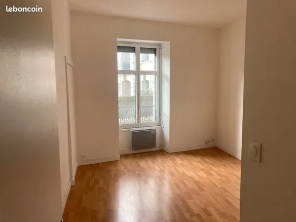 T2 bis Dobrée/Place Livet