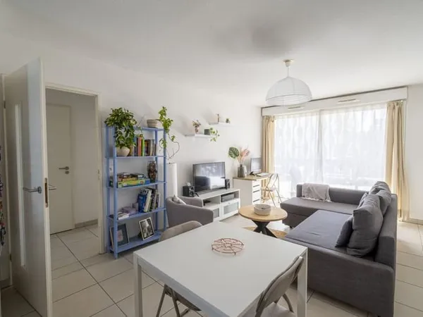Beaux t3 traversant 31200 avec terrasse de 13m2