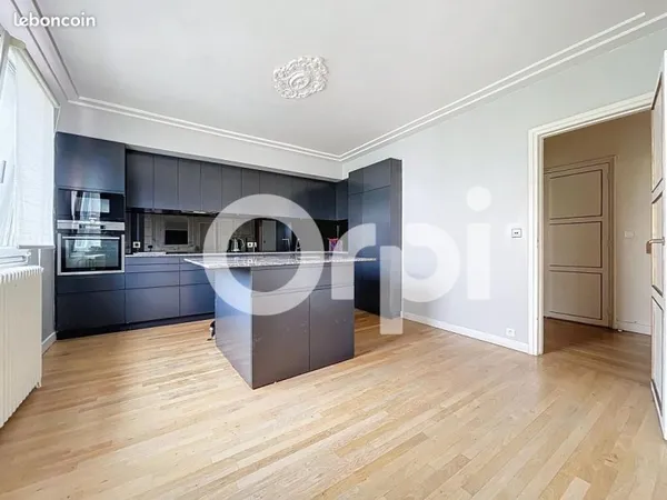 Appartement 6 pièces 141 m²