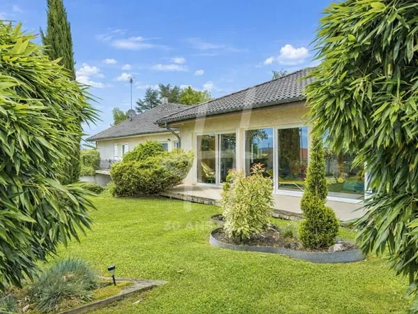 Adaincourt | Maison env. 300 m² - 6 pièces - Piscine inté