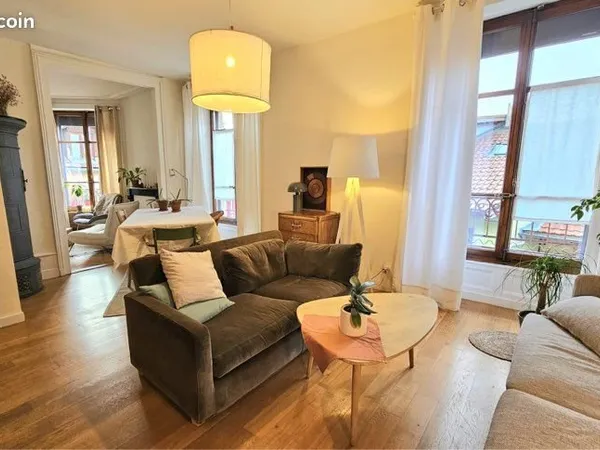 Appartement 4 pièces, 75 m², lumineux, dernier étage