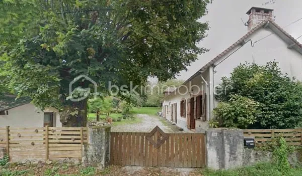 LONGERE T3 A RENOVER