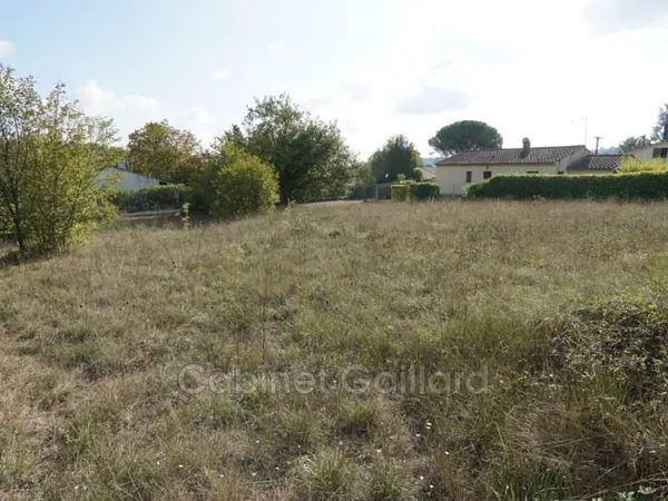Terrain 1596 m²