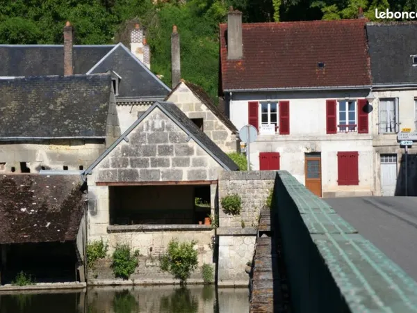 Maison 5 pièces avec garage et dépendances