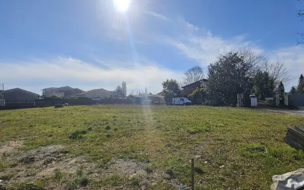 Terrain 670 m²