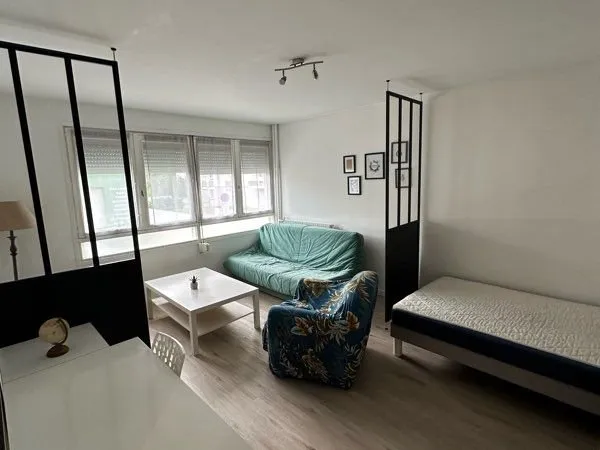 Grande chambre dans colocation