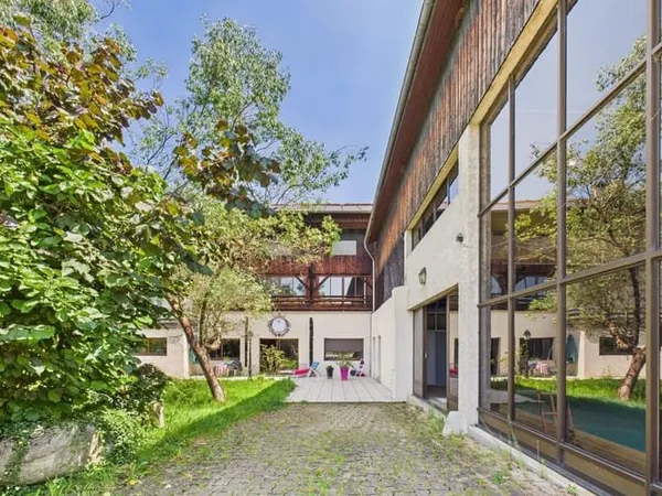 Maison 16 pièces 680 m²