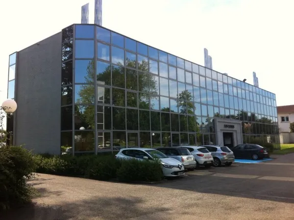 Local professionnel 210 m²