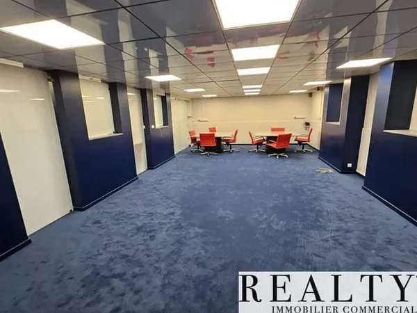 Boutique 2 pièces 830 m²