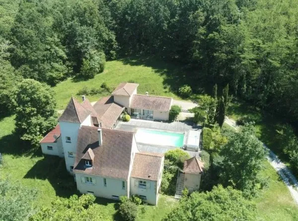 Maison 10 pièces 300 m²