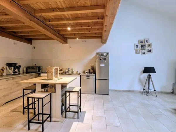 IMMEUBLE DE RAPPORT - 2 APPARTEMENTS LOUES