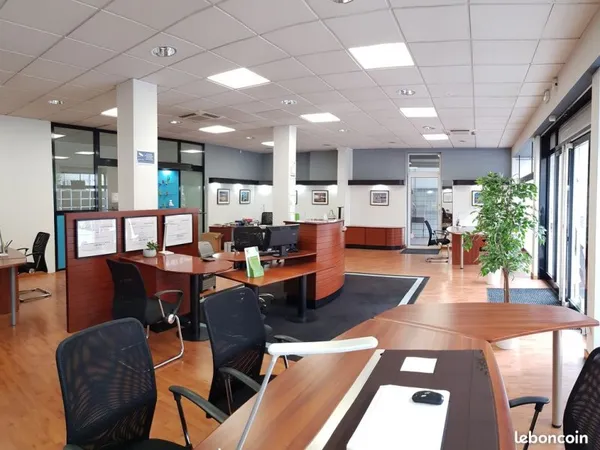 Local 400m2 avec magasin + bureaux + depot + atelier dornach centre