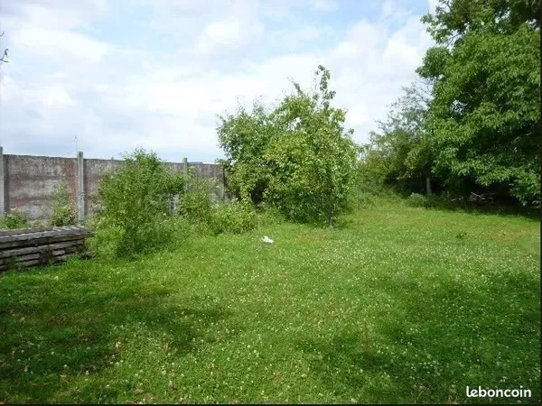 Terrain 1 680 m² Angerville