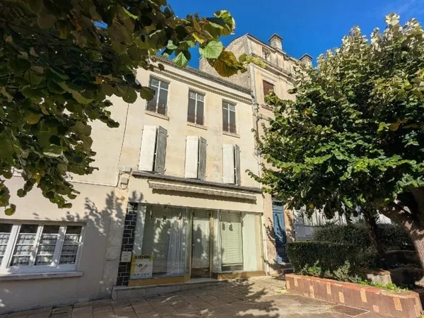 Bien immobilier de rendement Vente Jarnac 9p 206m² 263055€