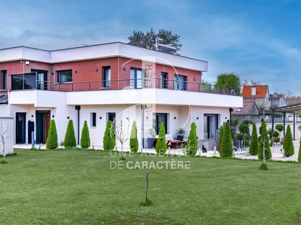 Maison 8 pièces 225 m²