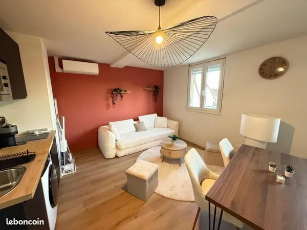 Appartement 2 pièces rénové, meublé avec climatisation