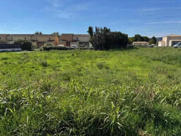 Terrain 340 m²