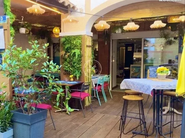 Local commercial, restaurant 56 m² Saint-Raphaël