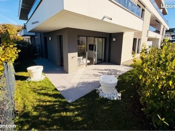 Exclusivité, quatre pièces avec Garage double