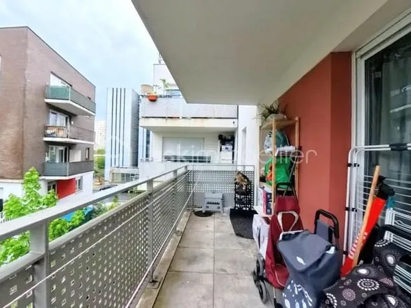 Appartement 2 pièces avec balcon et parking - Résidence récente à Bobigny