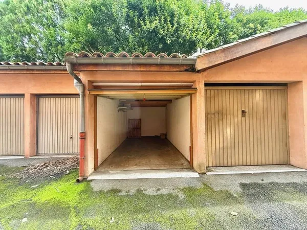 Parking 12 m²