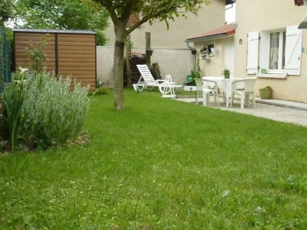 Appartement en rez de chaussée de 85m² / jardin / garage