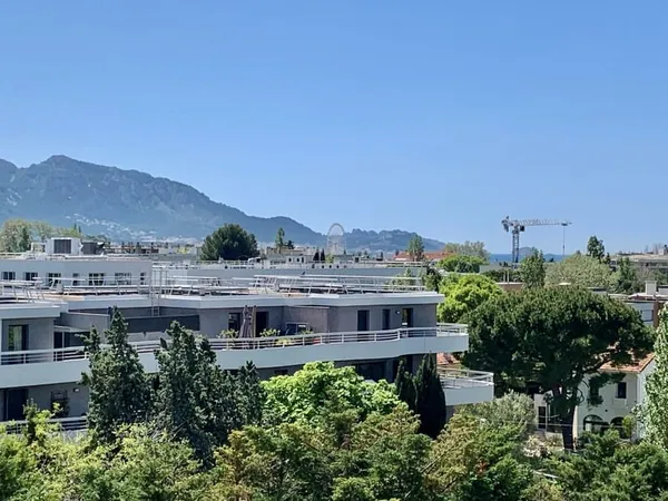 GRAND T/4 PRADO PARC TERRASSE VUE MER 13008
