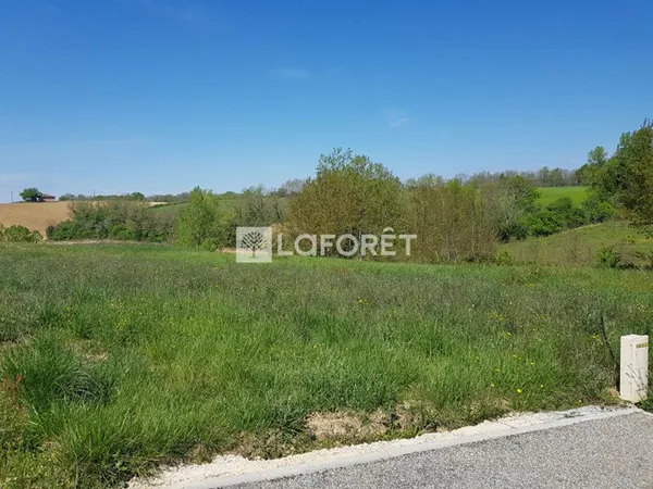 Terrain 1751 m²