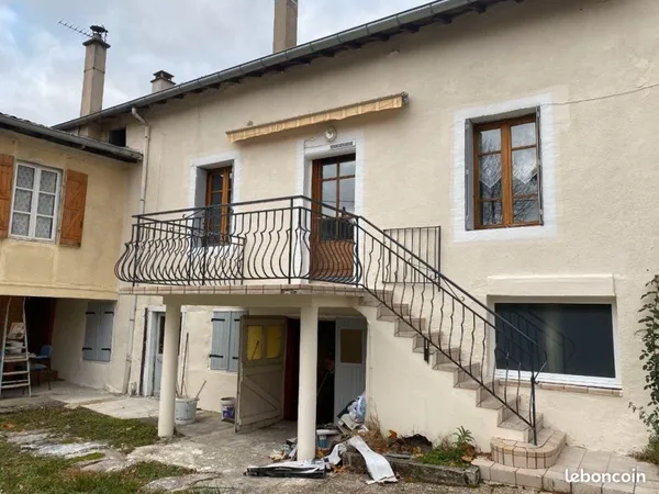 Loue maison avec jardin centre vorey