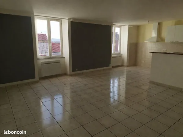 A louer au BREUIL SUR COUZE (63052), centre-ville : appartement de 73 m²