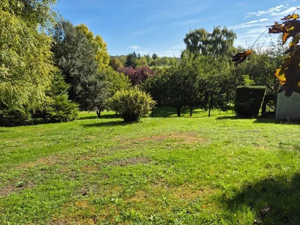 Superbe emplacement, 3000 m2, secteur calme, commerces et écoles en proximité