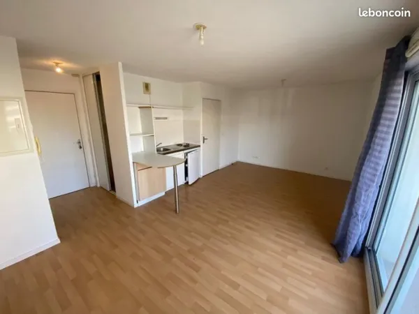 Studio 1 pièce 28 m²