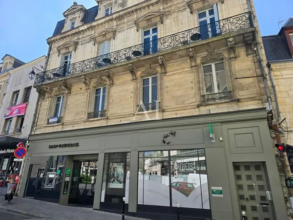 1ER ETAGE IMMEUBLE HAUSSMANNIEN
